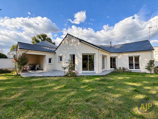 Maison à vendre Sautron - 5 pièces, 106m² avec 3 chambre(s) à 499 000€ - AJP Immobilier Sautron