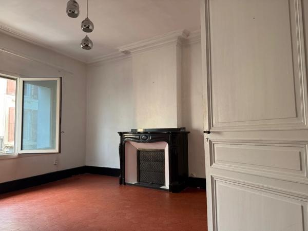 Demeure de caractère au cœur de Lézignan-Corbières avec patio privatif – 217 m² habitables