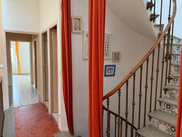 Demeure de caractère au cœur de Lézignan-Corbières avec patio privatif – 217 m² habitables