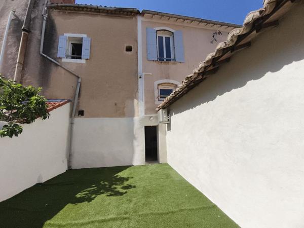 MONTEUX ? MAISON DE VILLE ENTIÈREMENT RÉNOVÉE AVEC COUR PRIVATIVE ET GARAGE