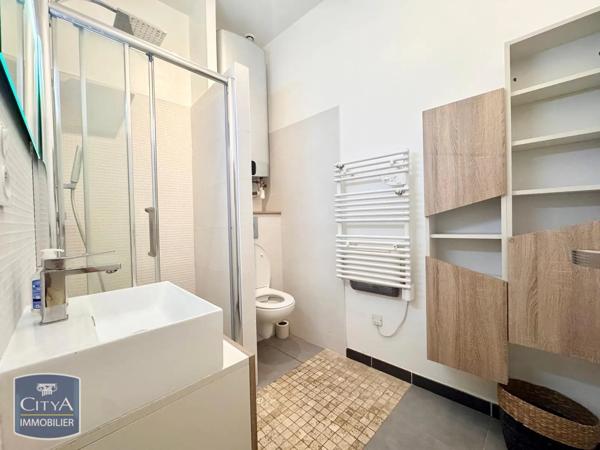 Appartement à louer 3 pièces 65.08m² Nîmes (30900)