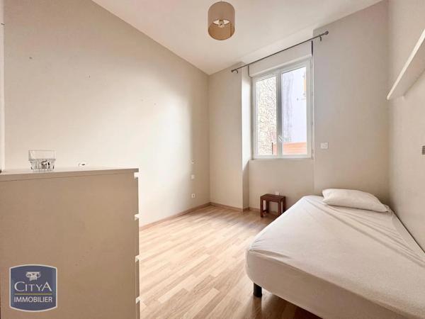 Appartement à louer 3 pièces 65.08m² Nîmes (30900)