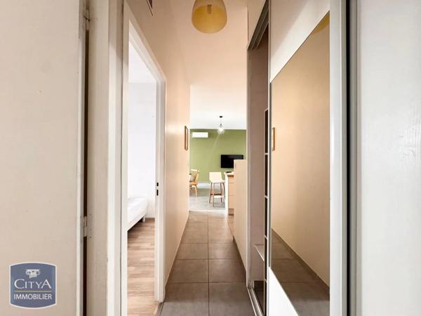 Appartement à louer 3 pièces 65.08m² Nîmes (30900)