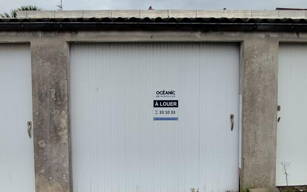 Stationnement à louer    13 m2 Brest