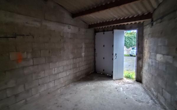 Stationnement à louer    13 m2 Brest