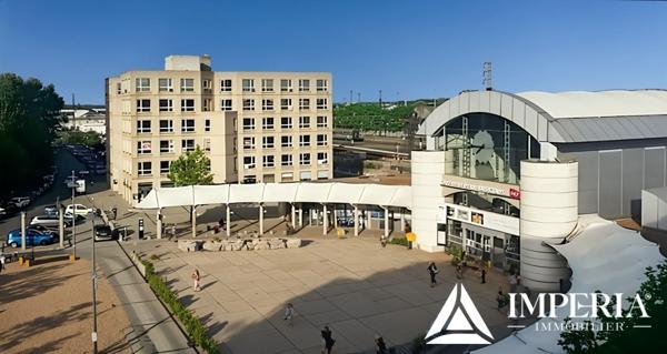 Saint-Pierre-des-Corps (37700) BUREAUX GARE TGV