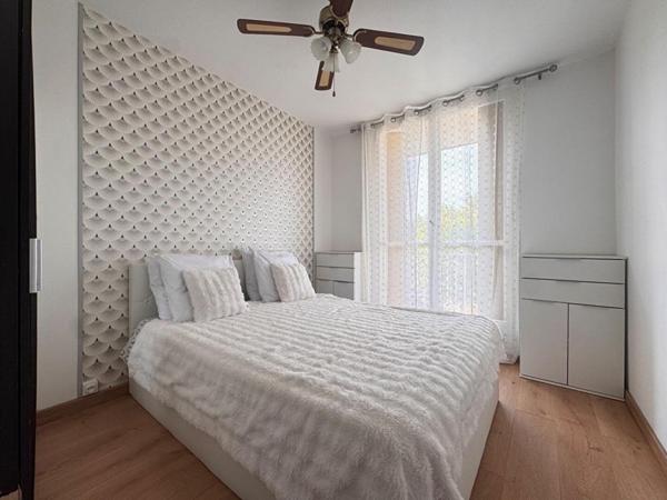 EXCLUSIVITE  : T4 RÉNOVÉ , 1ER ETAGE,3 CHAMBRES, 2 BALCONS EXTÉRIEURS & GRANDE CAVE-ATELIER