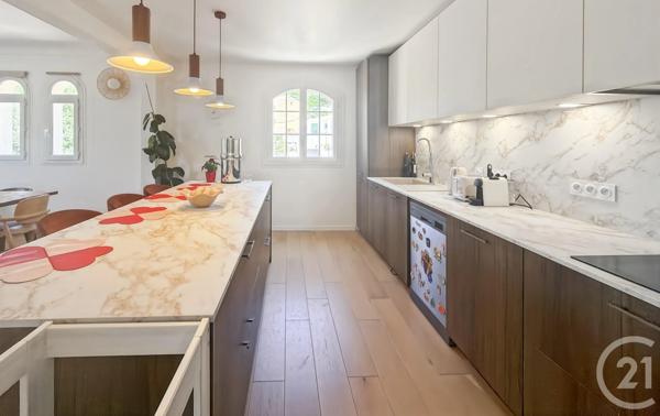 Appartement T3 à vendre  3 pièces - 121,35 m 2   CALVI  - 202