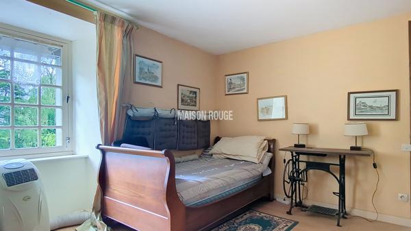 Manoir du XIVe siècle avec dépendances, gîte et 8,5 hectares de terrain Propriété de prestige entre mer et campagne