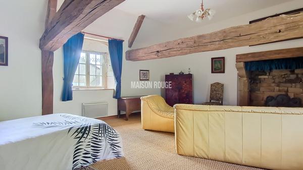 Manoir du XIVe siècle avec dépendances, gîte et 8,5 hectares de terrain Propriété de prestige entre mer et campagne