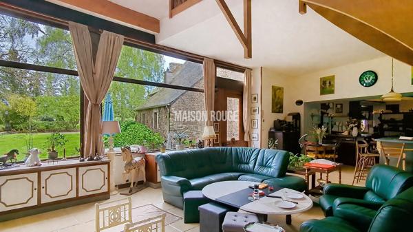 Manoir du XIVe siècle avec dépendances, gîte et 8,5 hectares de terrain Propriété de prestige entre mer et campagne