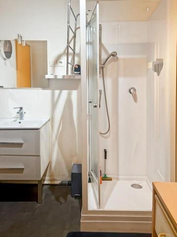 Appartement La Madeleine 2 pièce(s) 58.25 m2, 1 chambre et cave