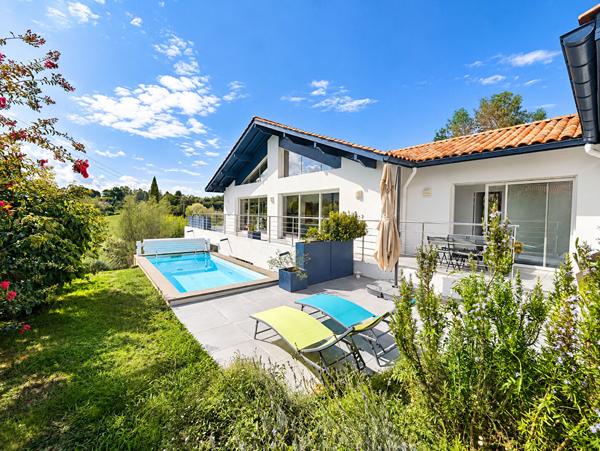 Maison Urrugne 8 pièce(s) 295 m2