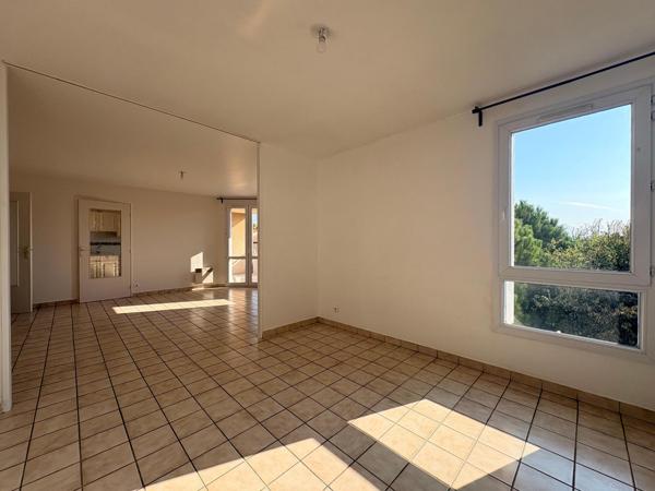 Appartement 2 pièces de 74 m² à Aubenas