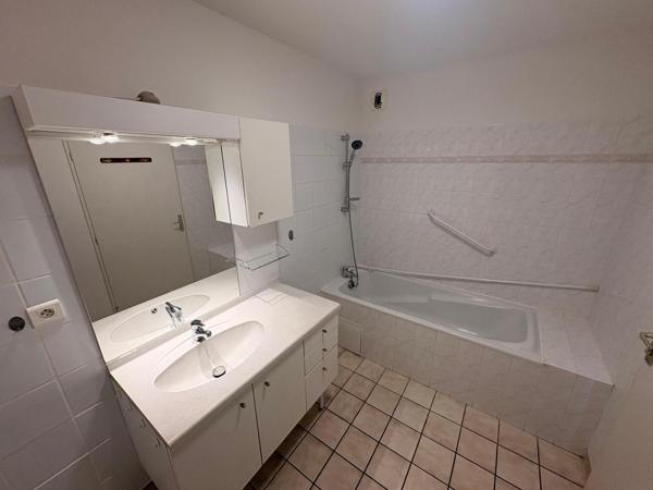 Appartement 2 pièces de 74 m² à Aubenas