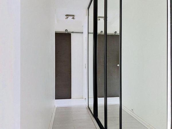 Appartement 3P rénové avec parking en plein centre ville