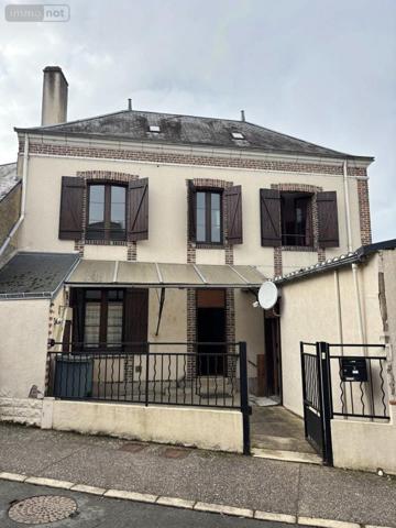 Maison à vendre à Bessé-sur-Braye dans la Sarthe (72310), ref : 101/1971