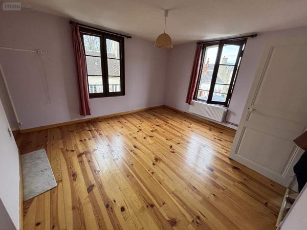 Maison à vendre à Bessé-sur-Braye dans la Sarthe (72310), ref : 101/1971