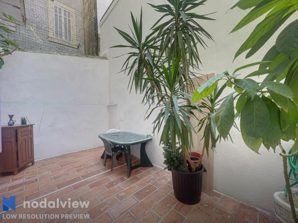 A VENDRE MARSEILLE 13003 ST LAZARE ST CHARLES APPARTEMENT T2 COURS TERRASSE CAVE 