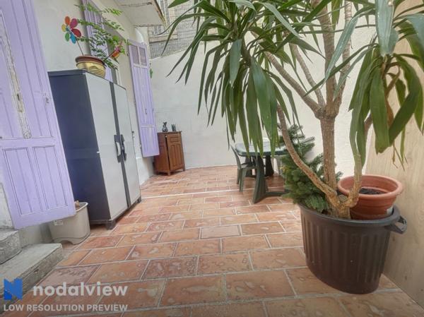 A VENDRE MARSEILLE 13003 ST LAZARE ST CHARLES APPARTEMENT T2 COURS TERRASSE CAVE 