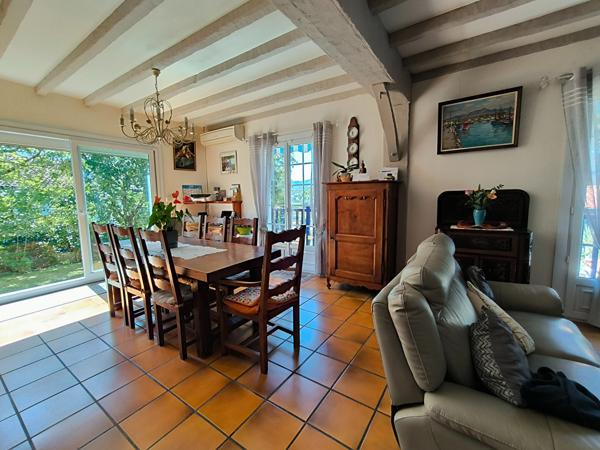Maison 8 pièce(s) 185 m2