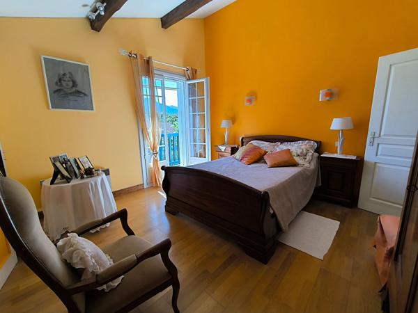 Maison 8 pièce(s) 185 m2