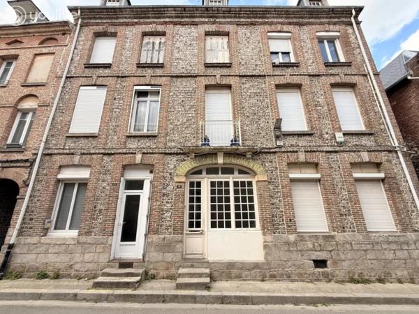 SAINT-VALÉRY-EN-CAUX – Vue sur les toits et les falaises, caractère normand authentique