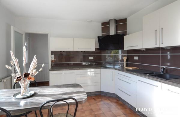 Maison familiale dans le bourg de Remungol