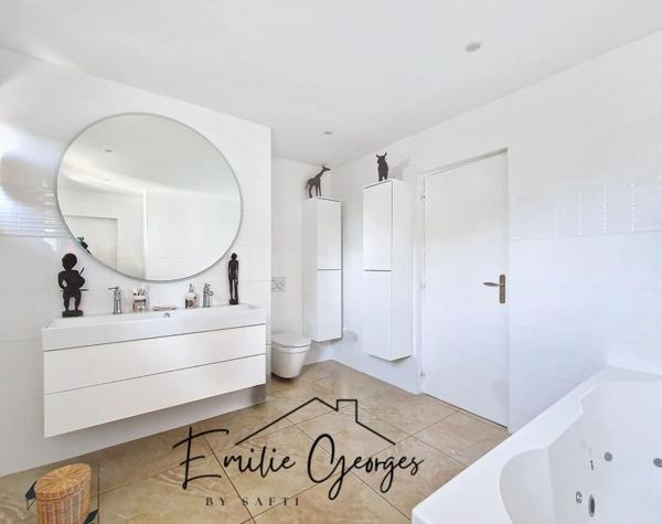 Grande maison de charme avec piscine et appartement indépendant