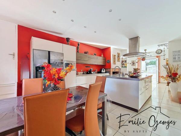 Grande maison de charme avec piscine et appartement indépendant