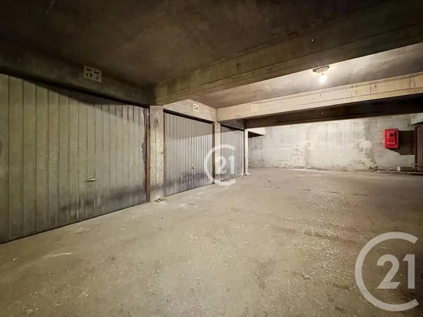 Parking à vendre  12,15 m 2   MONTREUIL  - 93