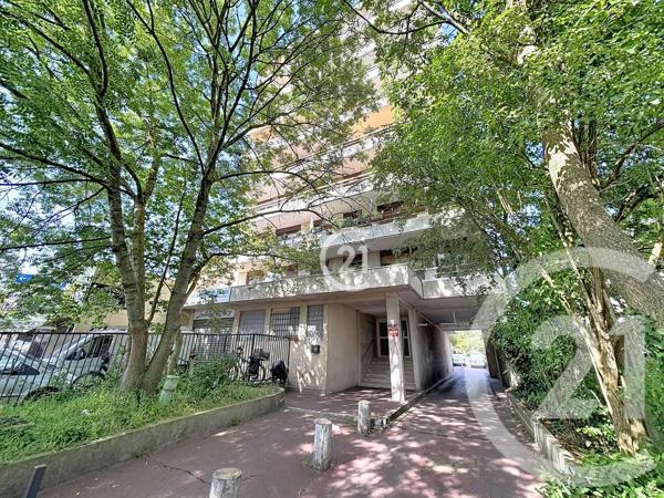 Parking à vendre  12,15 m 2   MONTREUIL  - 93