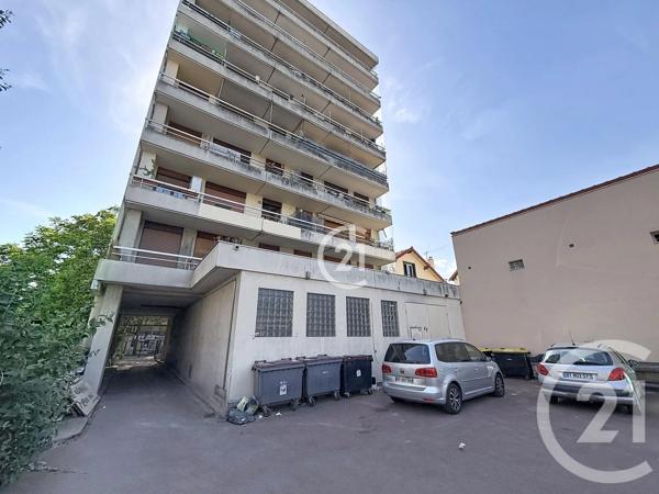 Parking à vendre  12,15 m 2   MONTREUIL  - 93