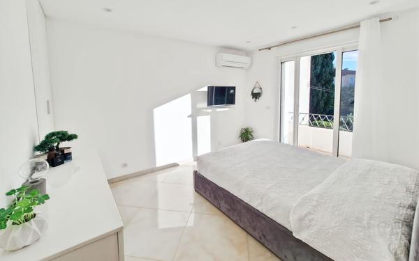 Maison à vendre    4 pièces • 114 m2 Cannes