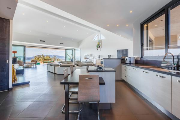 Maison à vendre  10 pièces - 595 m2 ZONZA - 201