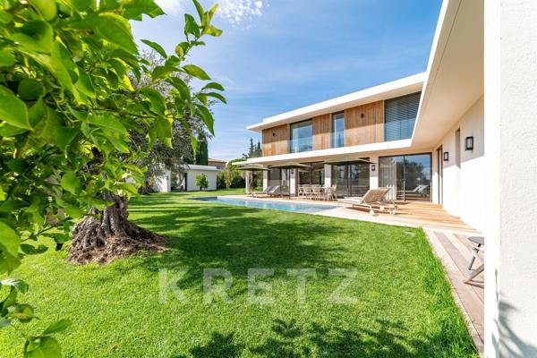 MAISON D'ARCHITECTE  AVEC PISCINE ET VUE DÉGAGÉE