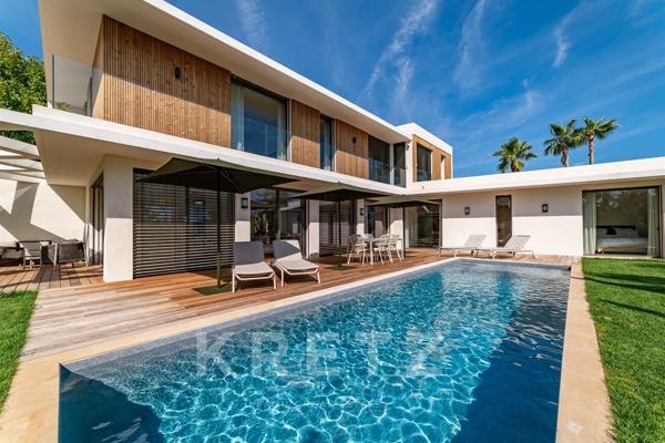 MAISON D'ARCHITECTE  AVEC PISCINE ET VUE DÉGAGÉE