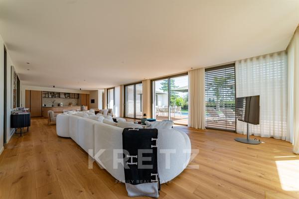 MAISON D'ARCHITECTE  AVEC PISCINE ET VUE DÉGAGÉE