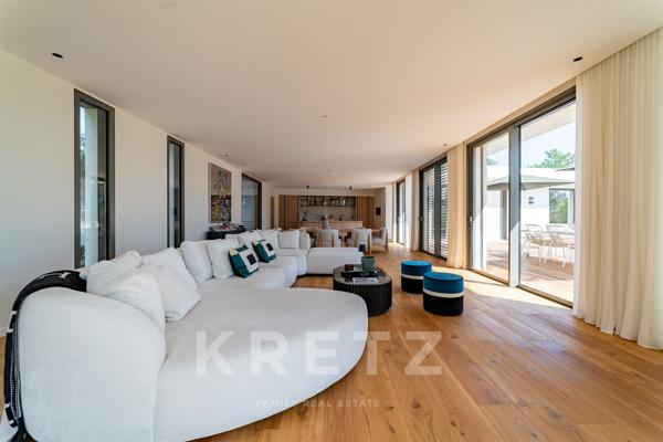 MAISON D'ARCHITECTE  AVEC PISCINE ET VUE DÉGAGÉE