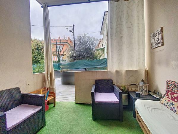 NICE CALIFORNIE, À DEUX PAS DE LA MER, UN DUPLEX ATYPIQUE AVEC 100 M² DE JARDIN
