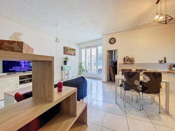 NICE CALIFORNIE, À DEUX PAS DE LA MER, UN DUPLEX ATYPIQUE AVEC 100 M² DE JARDIN