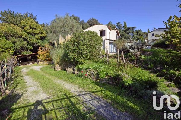 Maison traditionnelle 9 pièces de 215 m² à Mouans-Sartoux (06370)