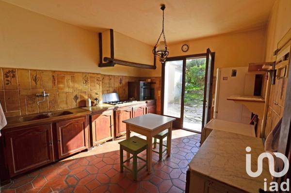 Maison traditionnelle 9 pièces de 215 m² à Mouans-Sartoux (06370)