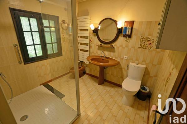 Maison traditionnelle 9 pièces de 215 m² à Mouans-Sartoux (06370)