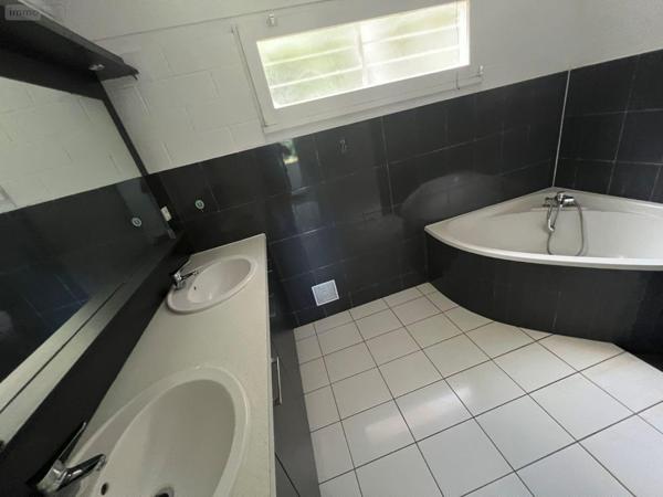 Maison à vendre à La-Montagne à la Réunion (97417), ref : 97405/209   
ruisseau blanc