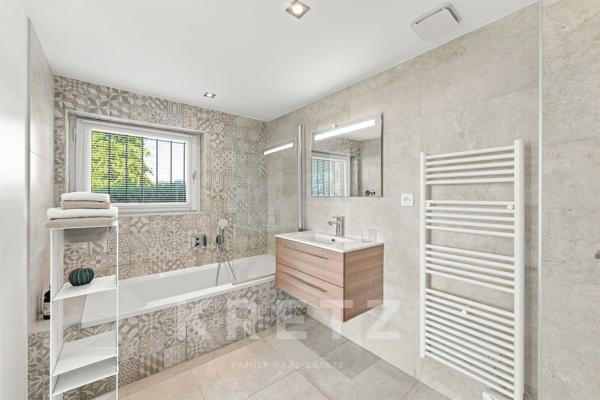 ÉVIAN-LES-BAINS — Villa d'Architecte sur le Golf - Vue Lac