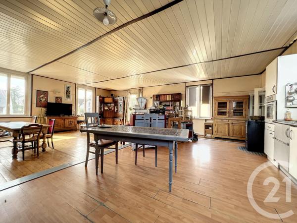 Appartement F5 à vendre  5 pièces - 200,43 m2 VALDOIE - 90