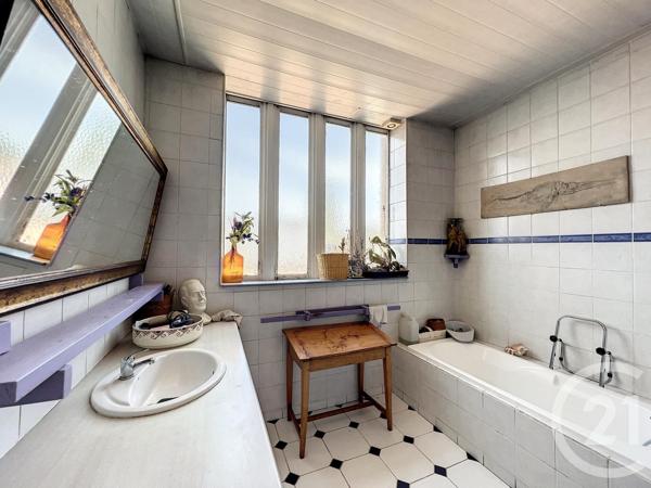 Appartement F5 à vendre  5 pièces - 200,43 m2 VALDOIE - 90