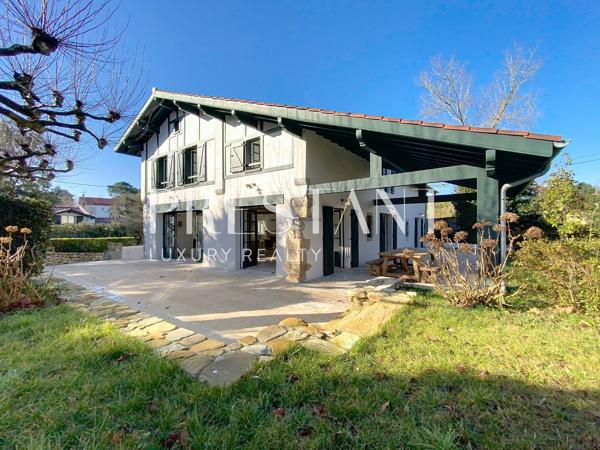Propriété de Prestige à Bidart – Ferme du XVIIIème Rénovée avec Jardin Paysagé et Piscine, BIDART