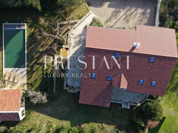 Propriété de Prestige à Bidart – Ferme du XVIIIème Rénovée avec Jardin Paysagé et Piscine, BIDART